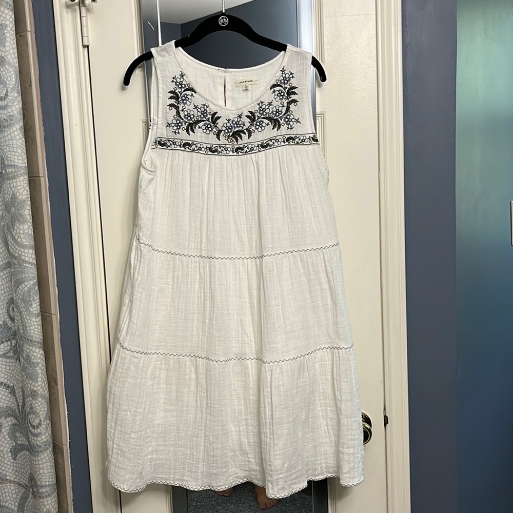 Max Studio embroidered summer dress